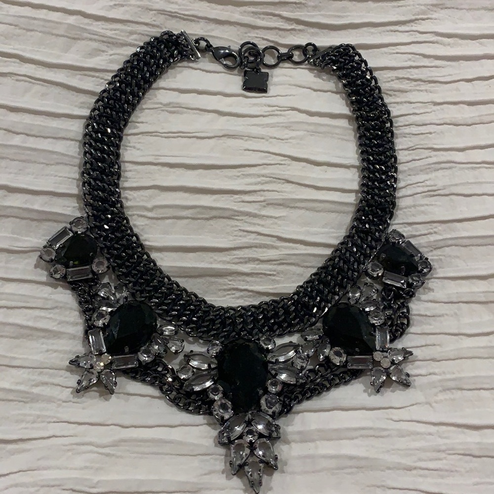 Gorgeous BCBG choker style necklace